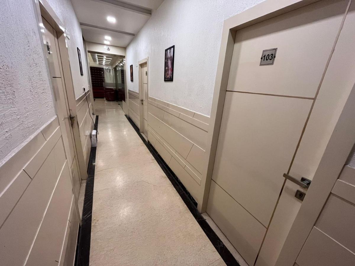 Hotel Sahib'S Red Carpet - Family & Corporate Hotel Chain Agra  Extérieur photo