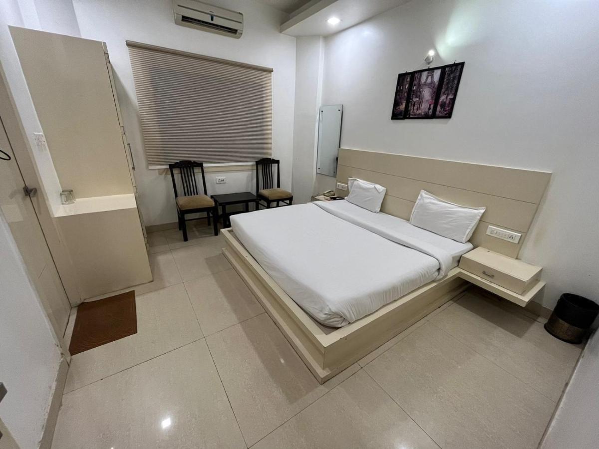Hotel Sahib'S Red Carpet - Family & Corporate Hotel Chain Agra  Extérieur photo