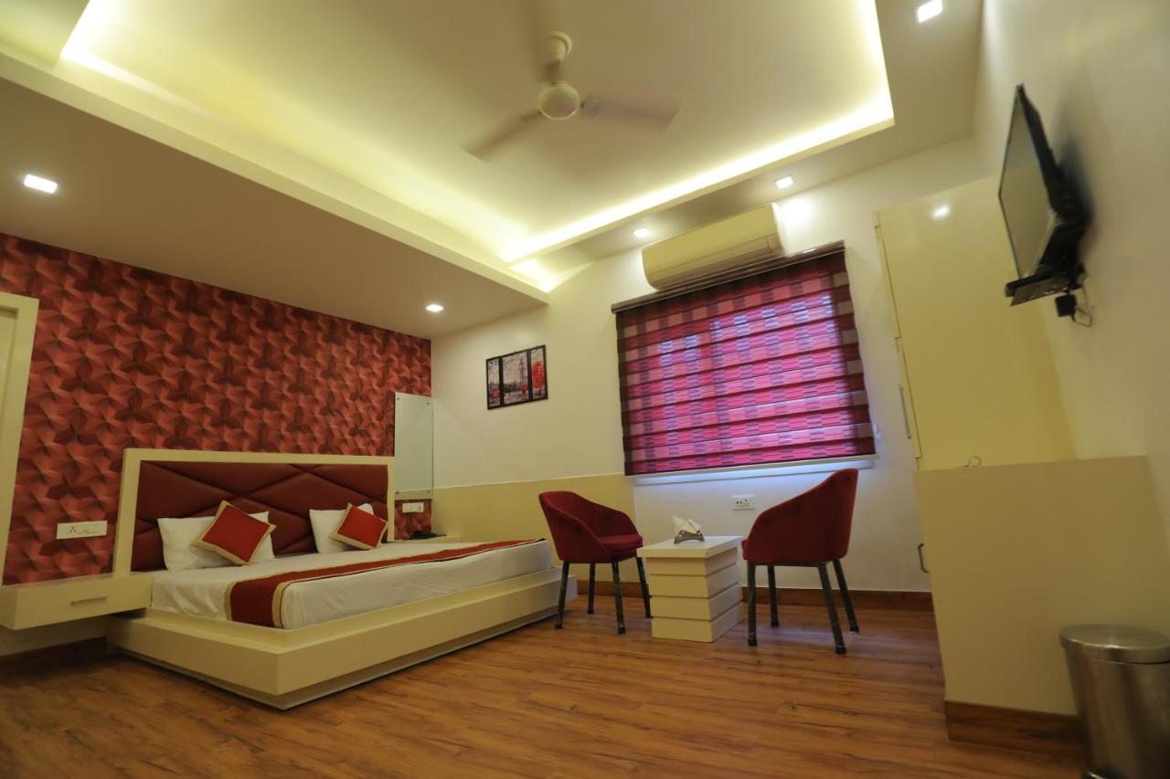 Hotel Sahib'S Red Carpet - Family & Corporate Hotel Chain Agra  Extérieur photo