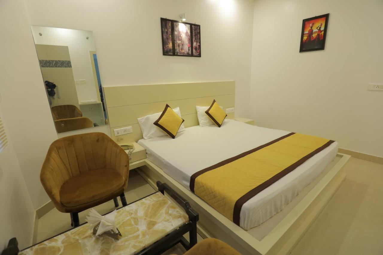 Hotel Sahib'S Red Carpet - Family & Corporate Hotel Chain Agra  Extérieur photo