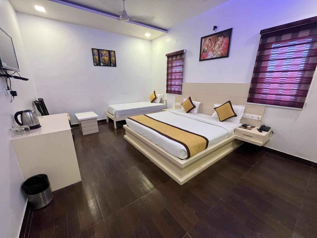 Hotel Sahib'S Red Carpet - Family & Corporate Hotel Chain Agra  Extérieur photo